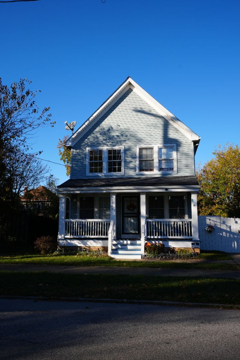 Two-unit duplex in Cleveland, Ohio